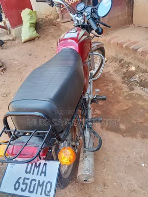 New Bajaj Boxer 100 2025 Red