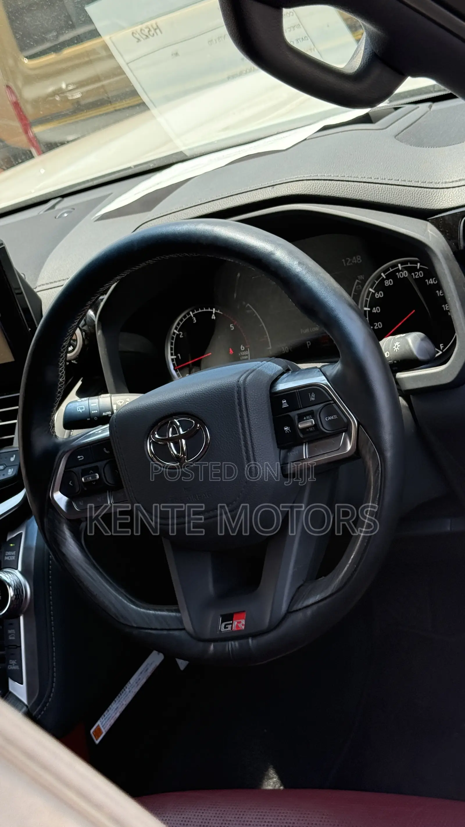 Toyota Land Cruiser LC300 2024 White