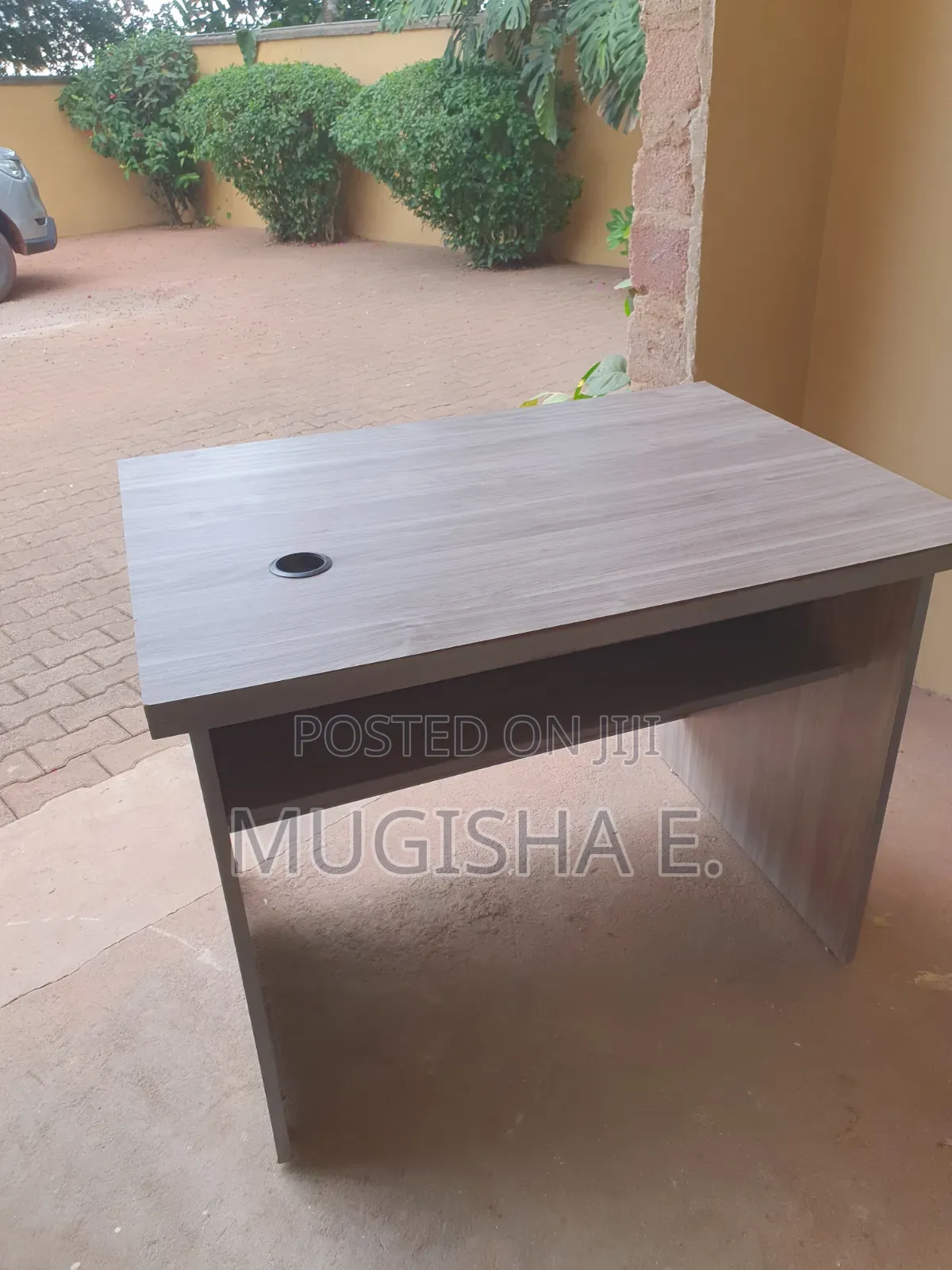 Small Office Desk (No Drawers but With a Storage Space)