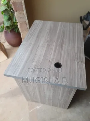 Small Office Desk (No Drawers but With a Storage Space)