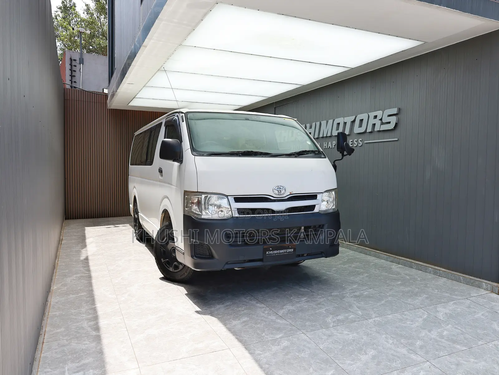 Toyota HiAce 2012 White