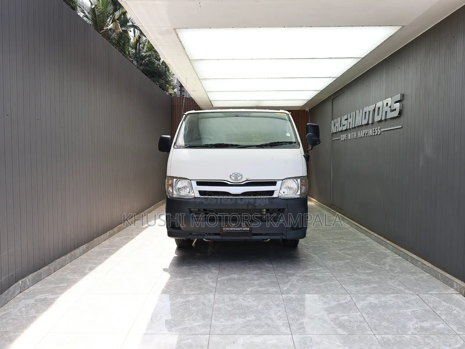 Toyota HiAce 2012 White