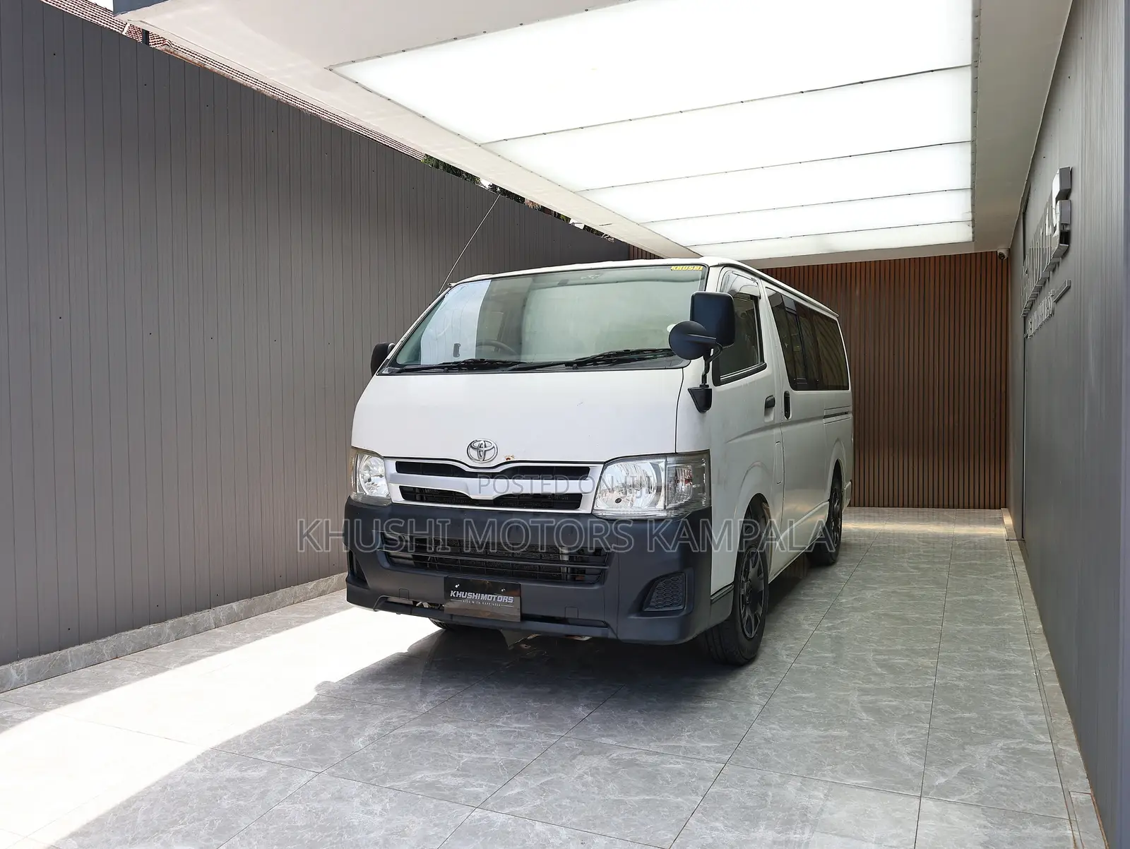 Toyota HiAce 2012 White