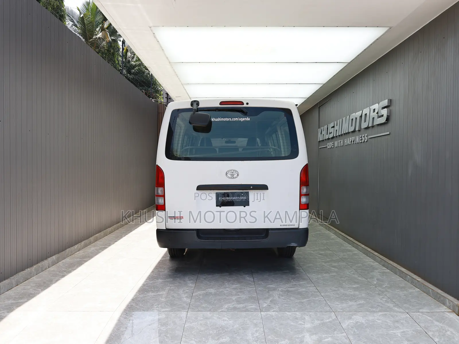 Toyota HiAce 2012 White