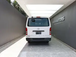Toyota HiAce 2012 White