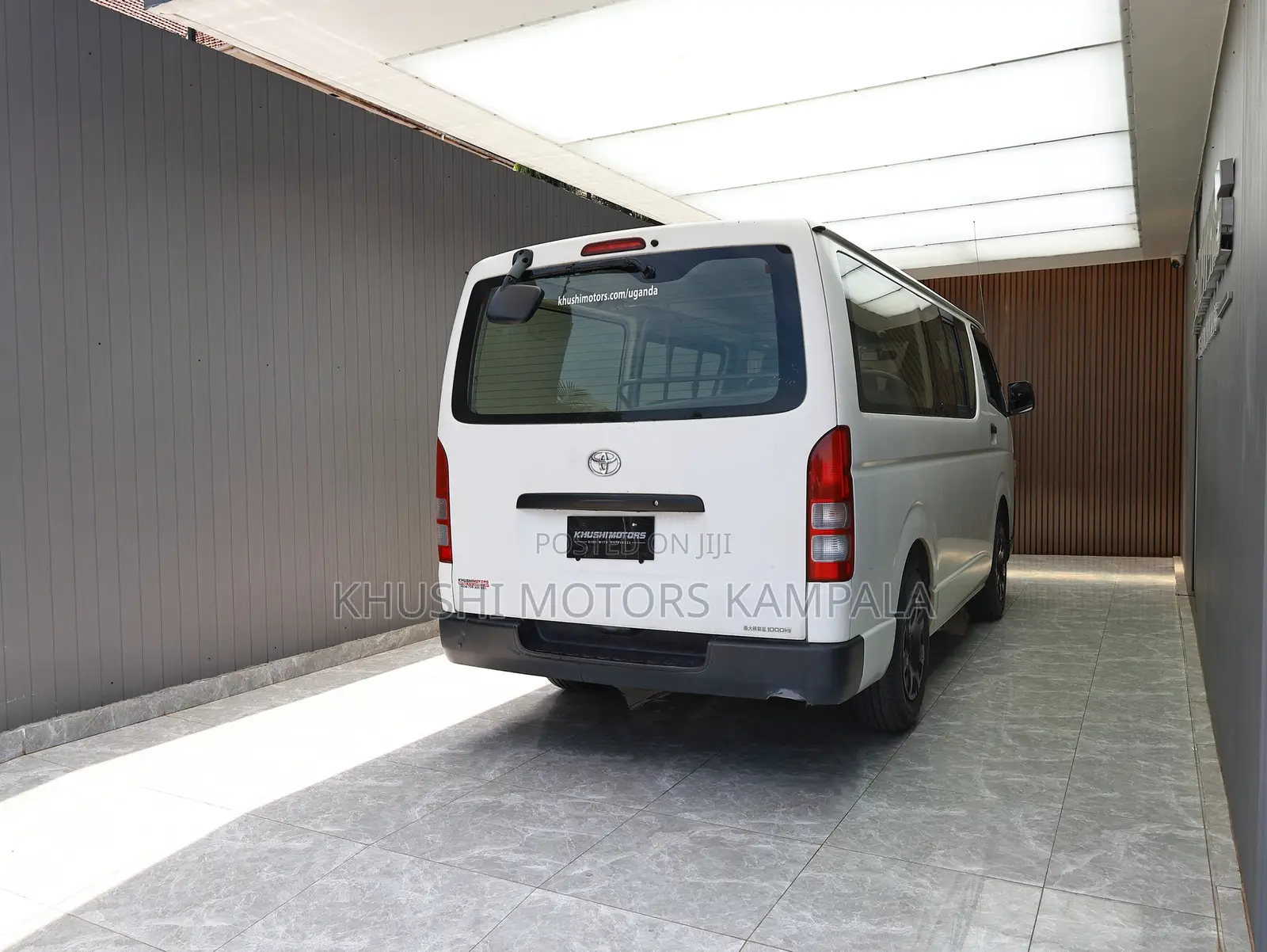Toyota HiAce 2012 White