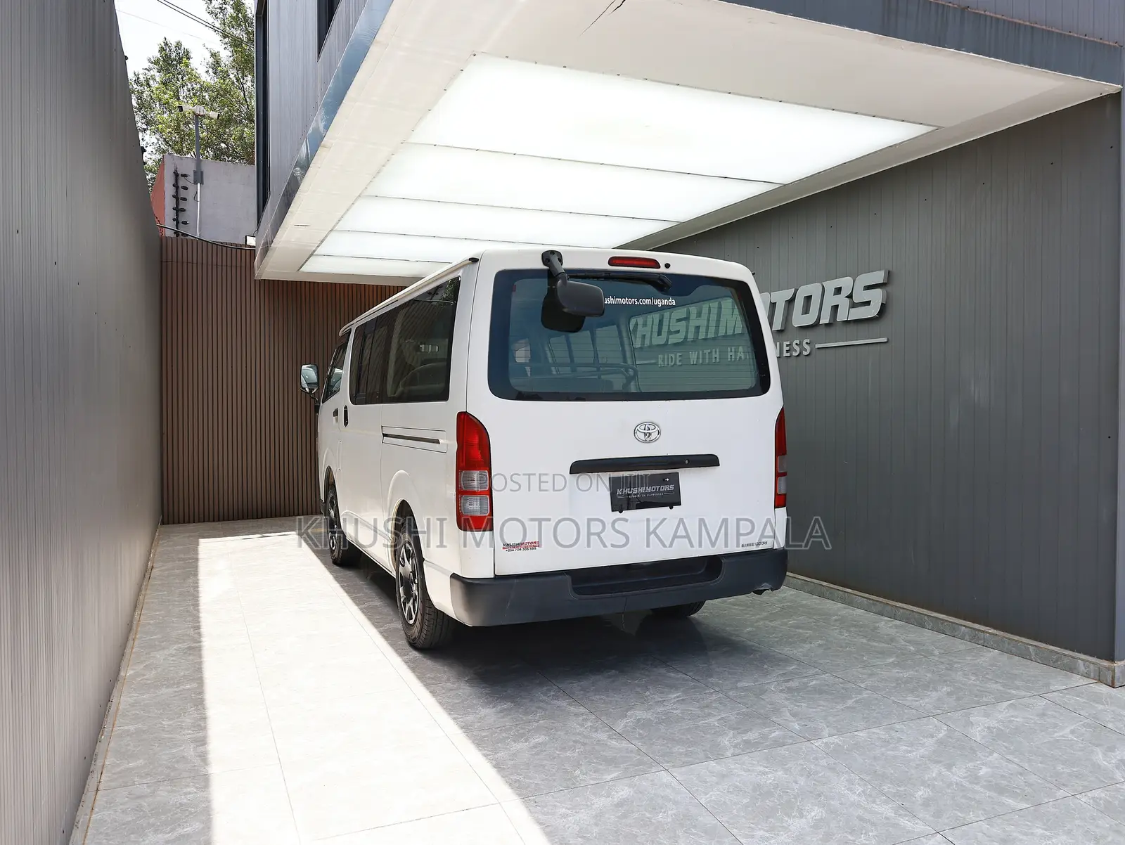 Toyota HiAce 2012 White
