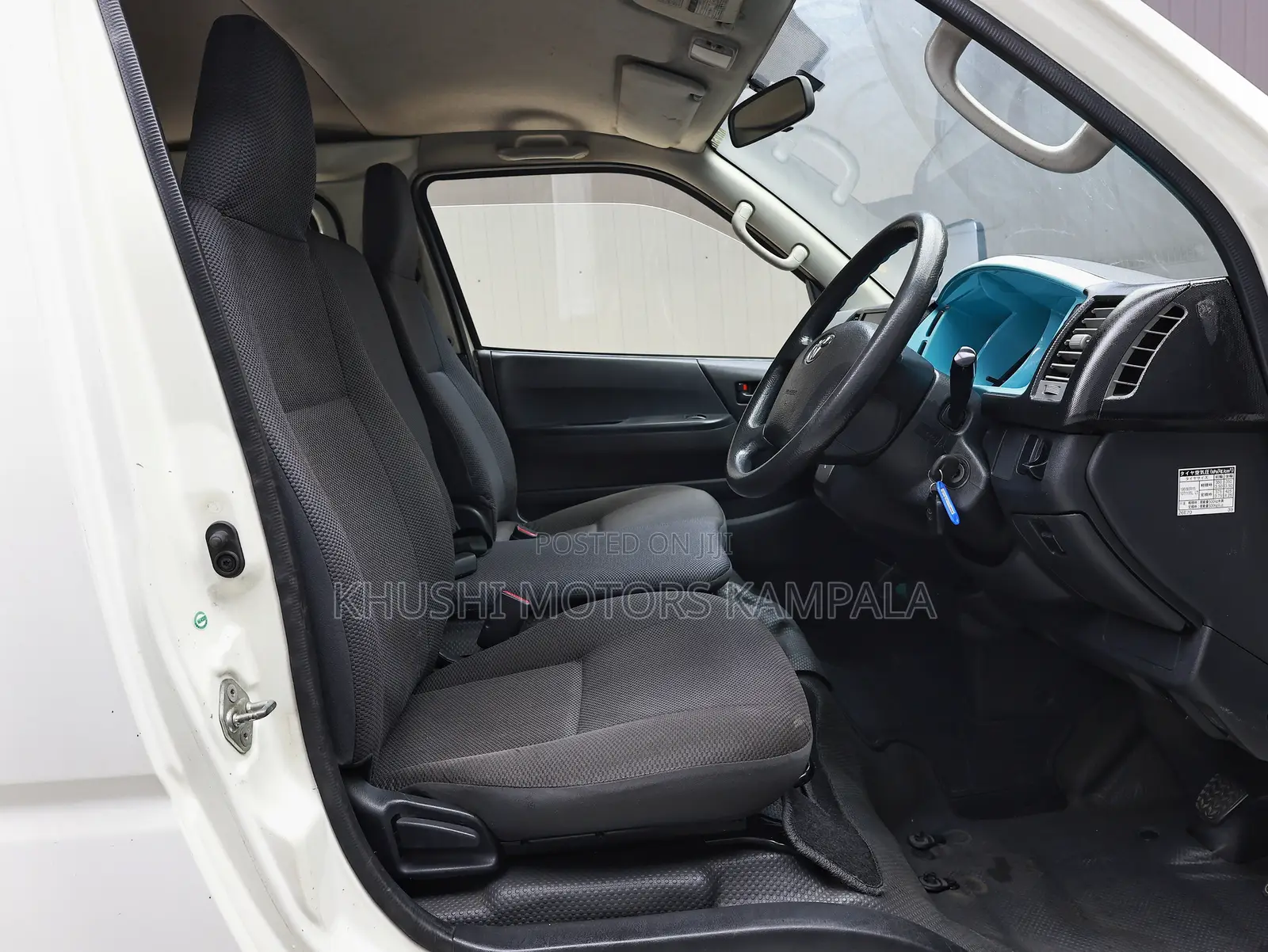 Toyota HiAce 2012 White