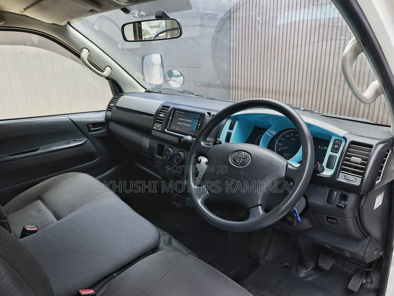 Toyota HiAce 2012 White