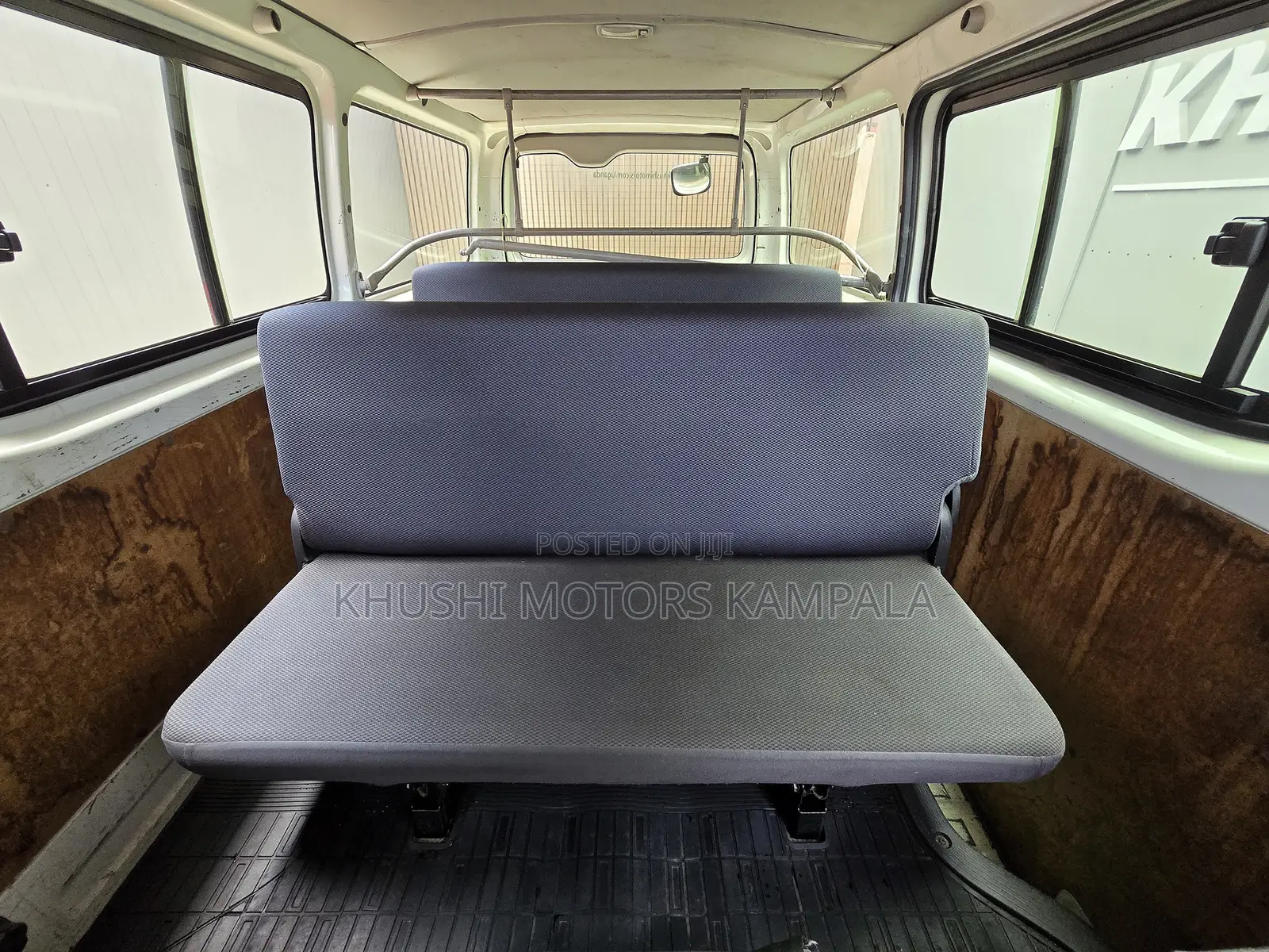 Toyota HiAce 2012 White