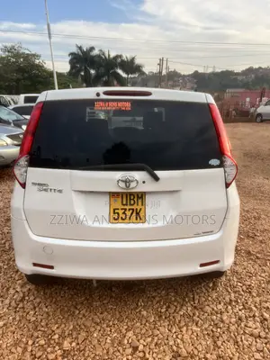 Toyota Passo Sette 1.5 FWD 2010 White