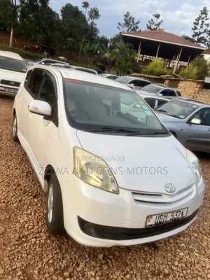 Toyota Passo Sette 1.5 FWD 2010 White