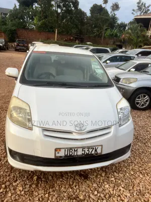 Toyota Passo Sette 1.5 FWD 2010 White