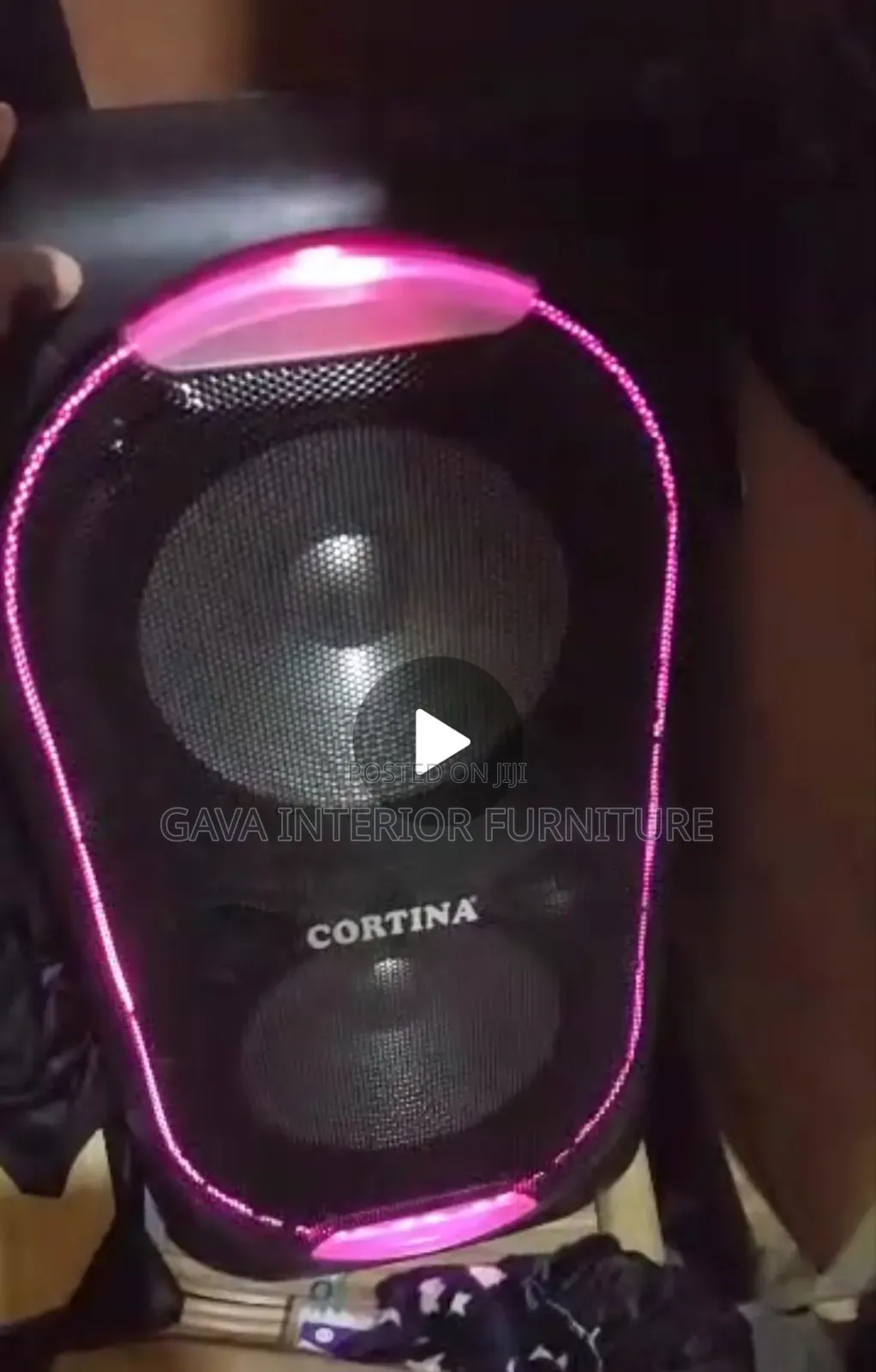 Speaker Cortina