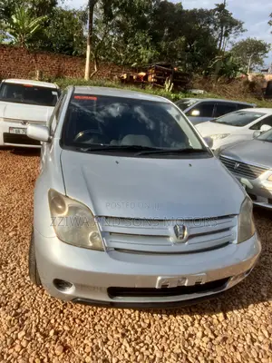 Toyota IST 2005 Silver
