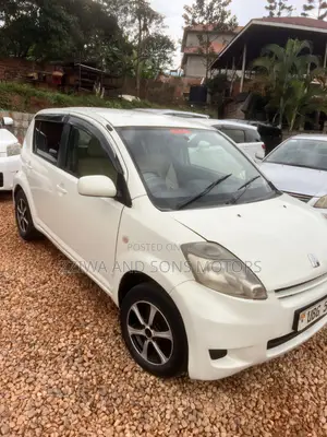 Toyota Passo 1.0 AWD 2010 White