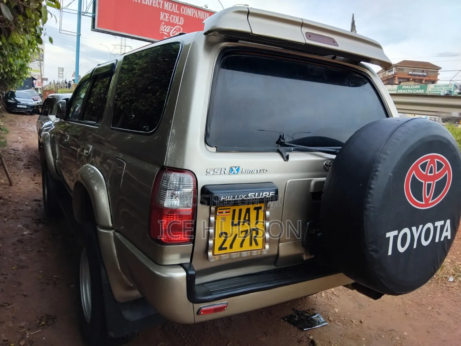 Toyota Hilux Surf 2000 Gold