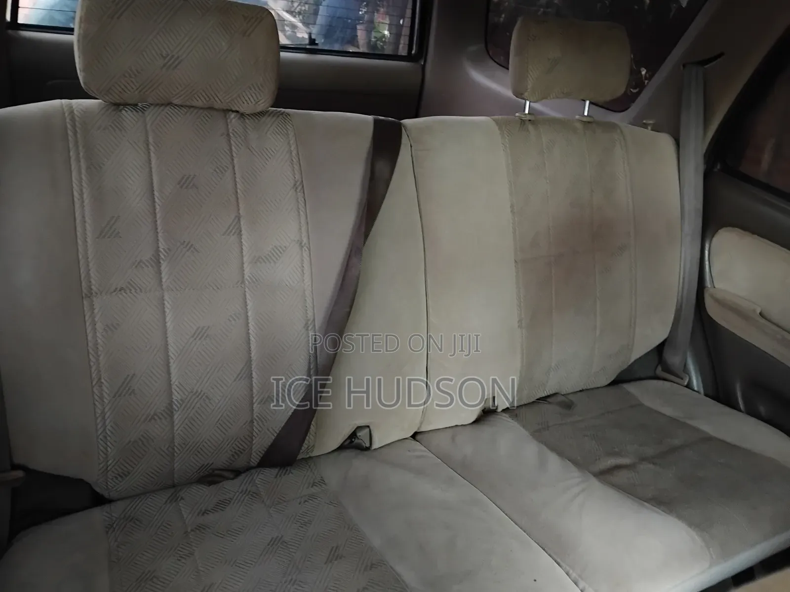 Toyota Hilux Surf 2000 Gold