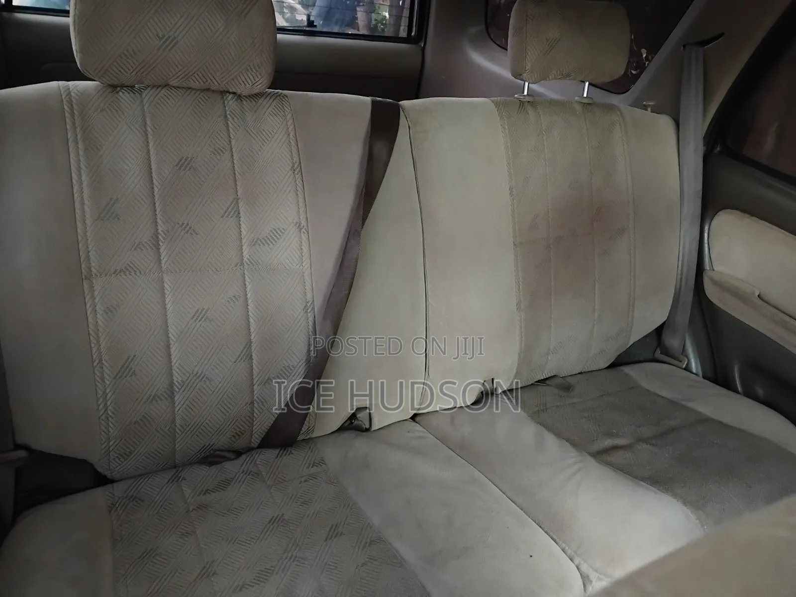 Toyota Hilux Surf 2000 Gold