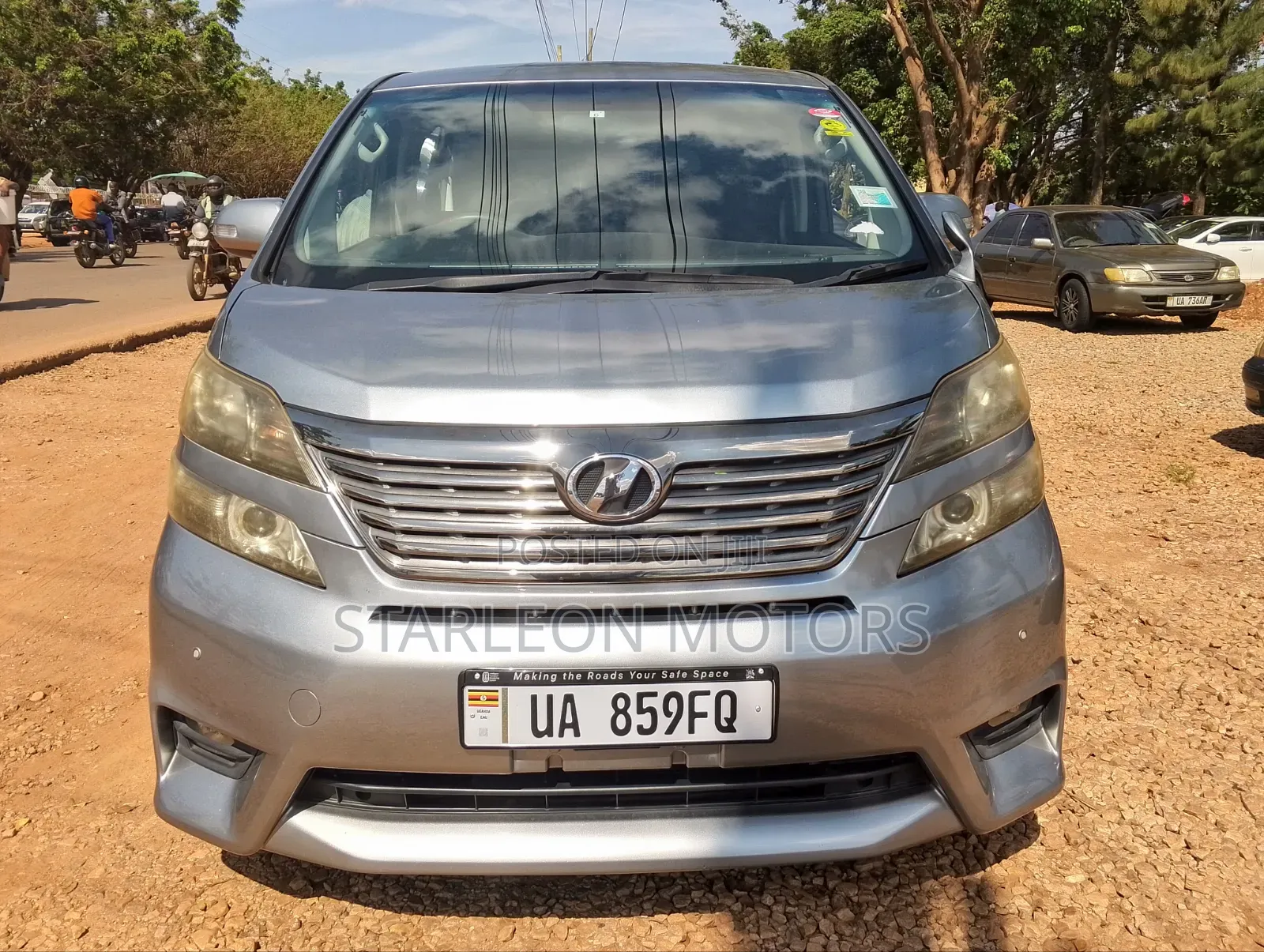 Toyota Alphard 2.4 Petrol AWD 2012 Silver