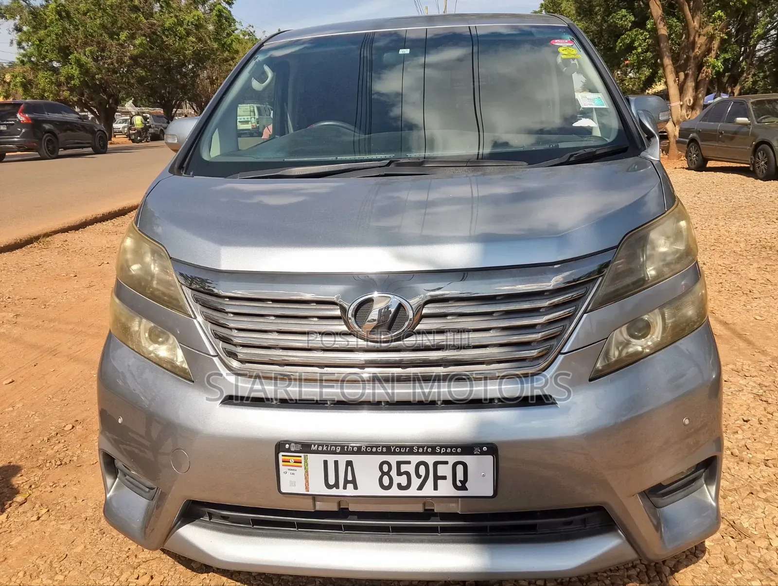 Toyota Alphard 2.4 Petrol AWD 2012 Silver