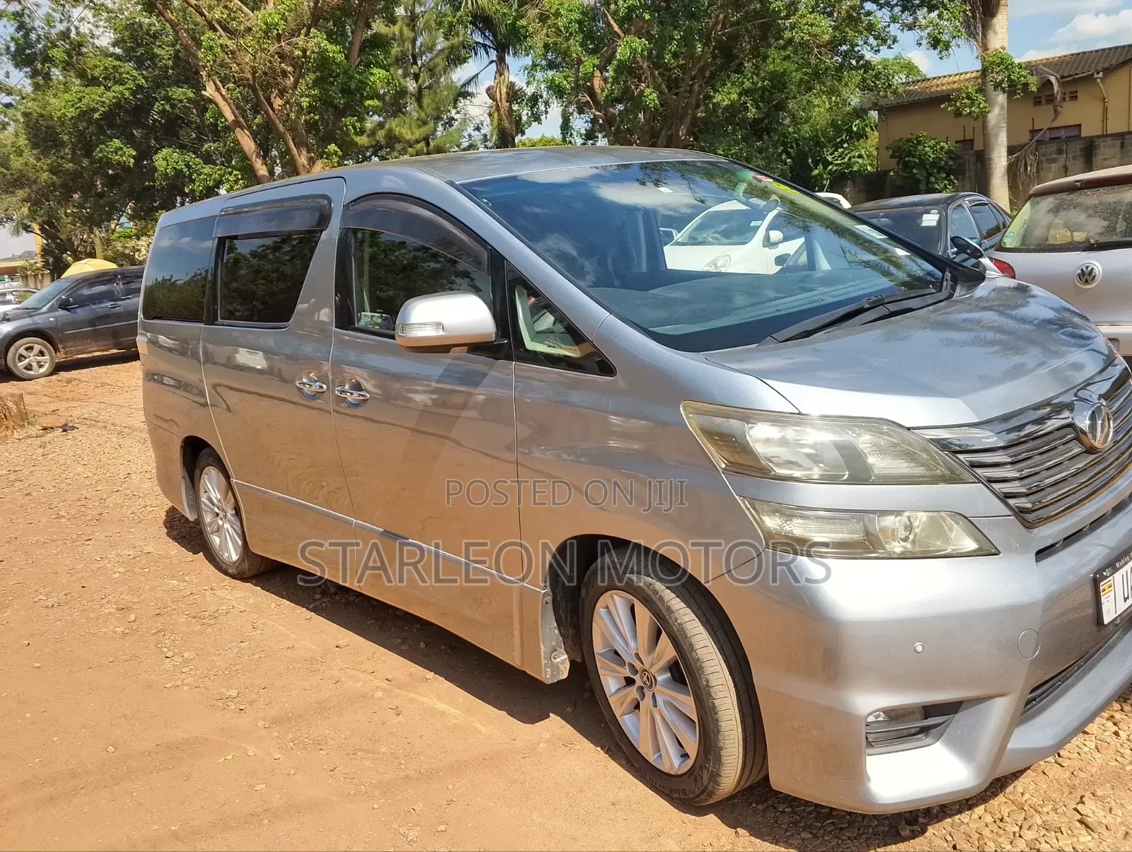 Toyota Alphard 2.4 Petrol AWD 2012 Silver