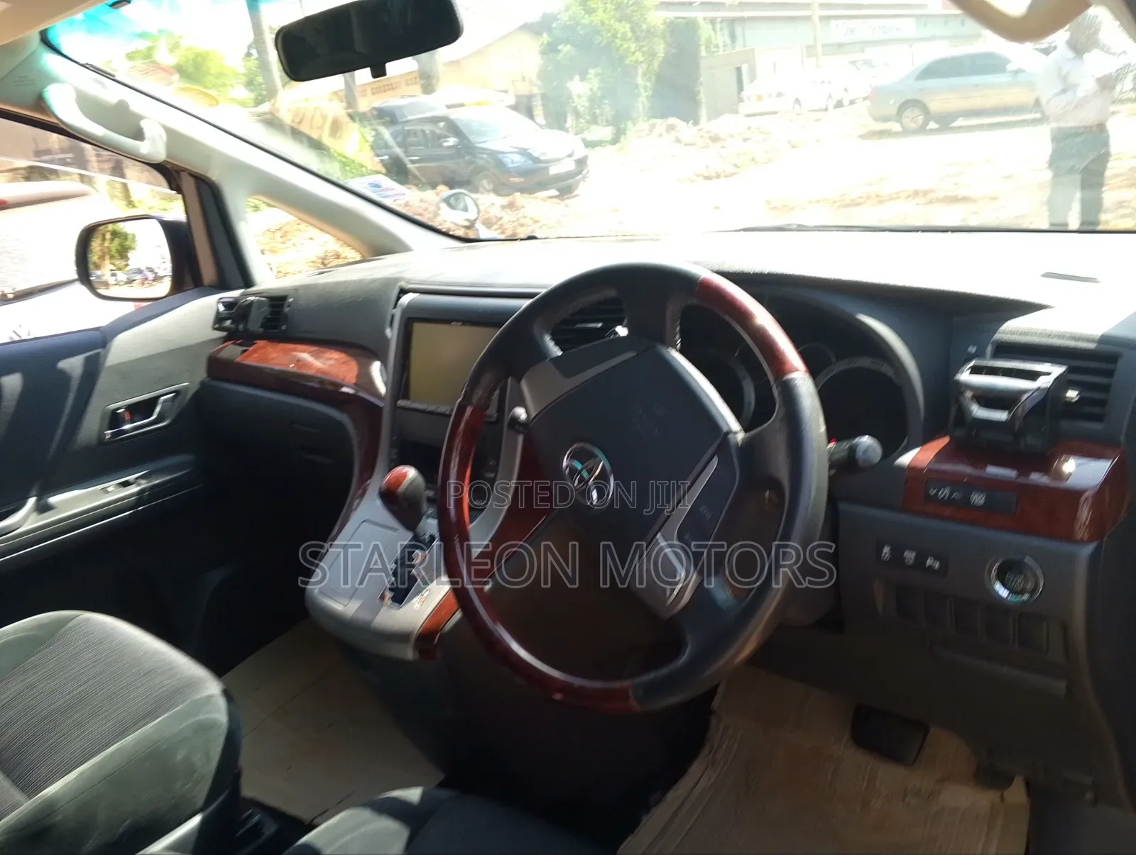 Toyota Alphard 2.4 Petrol AWD 2012 Silver