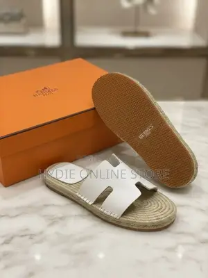 Outstanding HERMES Men’s Sandals