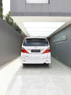 Toyota Alphard 2.4 Petrol FWD 2010 White