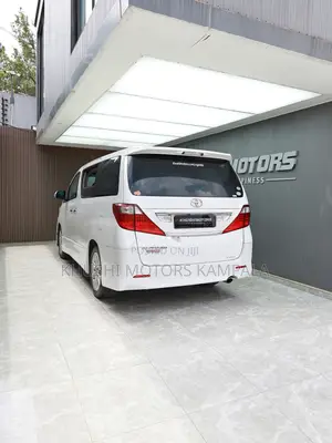 Toyota Alphard 2.4 Petrol FWD 2010 White