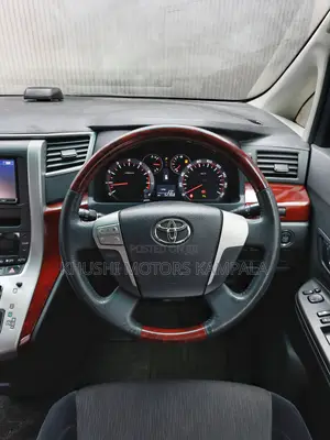 Toyota Alphard 2.4 Petrol FWD 2010 White