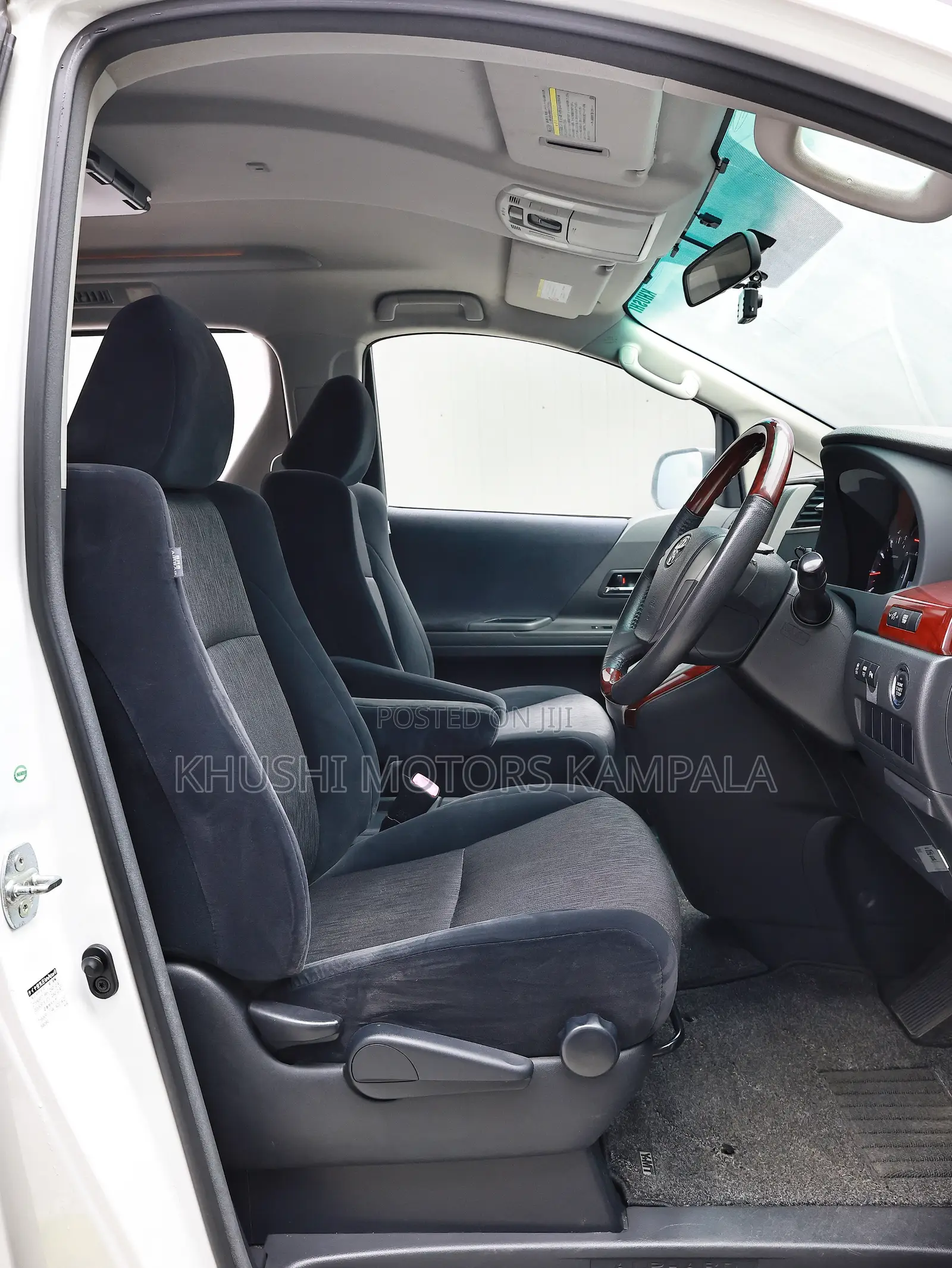 Toyota Alphard 2.4 Petrol FWD 2010 White