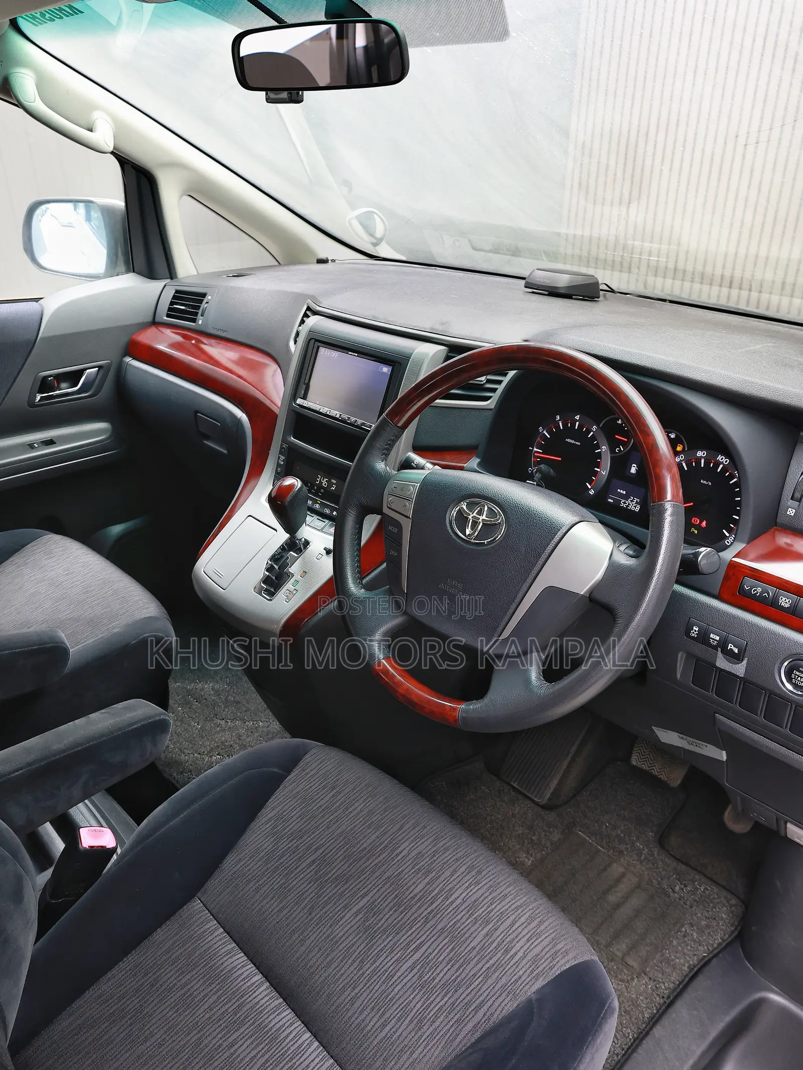 Toyota Alphard 2.4 Petrol FWD 2010 White