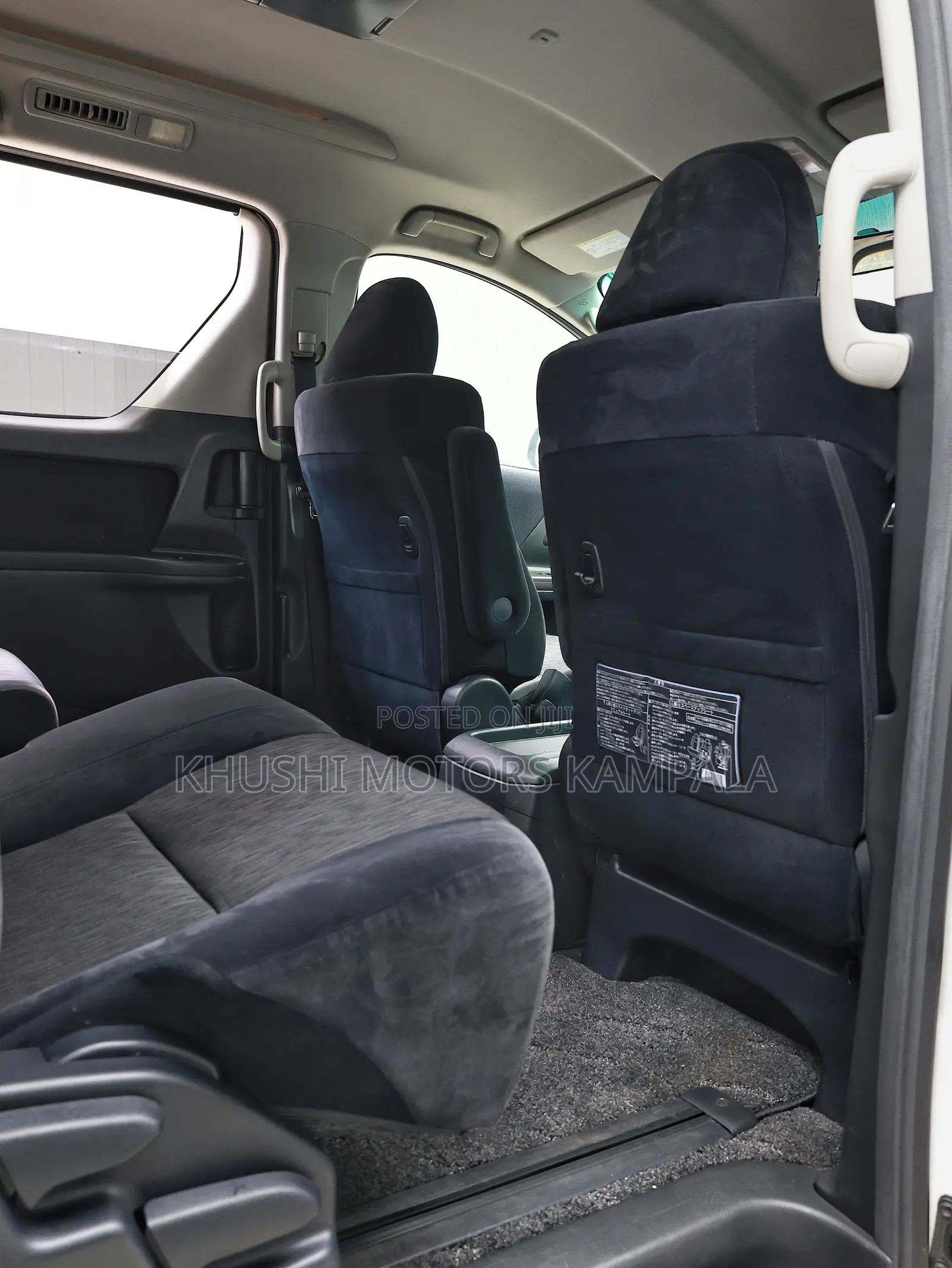 Toyota Alphard 2.4 Petrol FWD 2010 White
