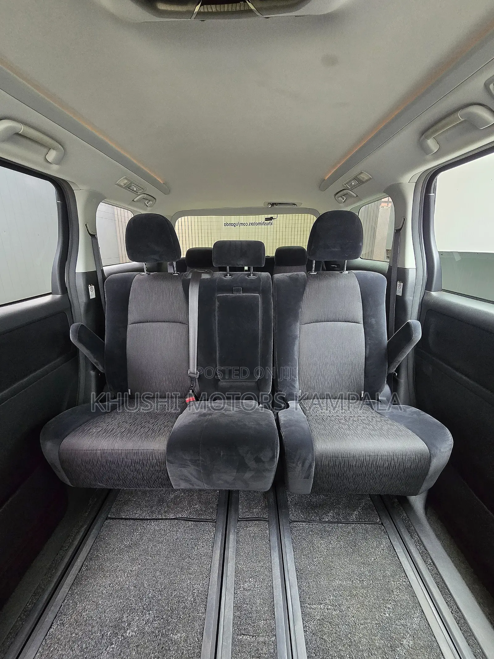 Toyota Alphard 2.4 Petrol FWD 2010 White