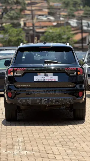Ford Everest 2023 Black