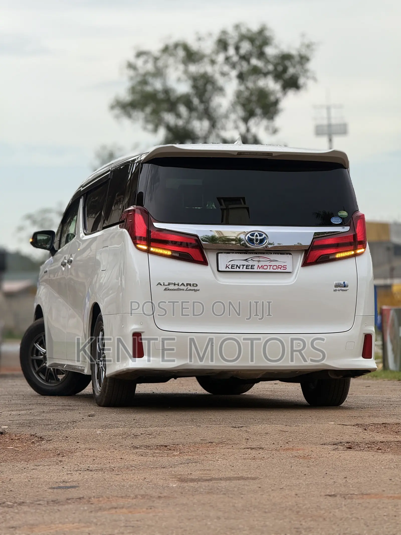 Toyota Alphard 2.5 Hybrid AWD 2023 White