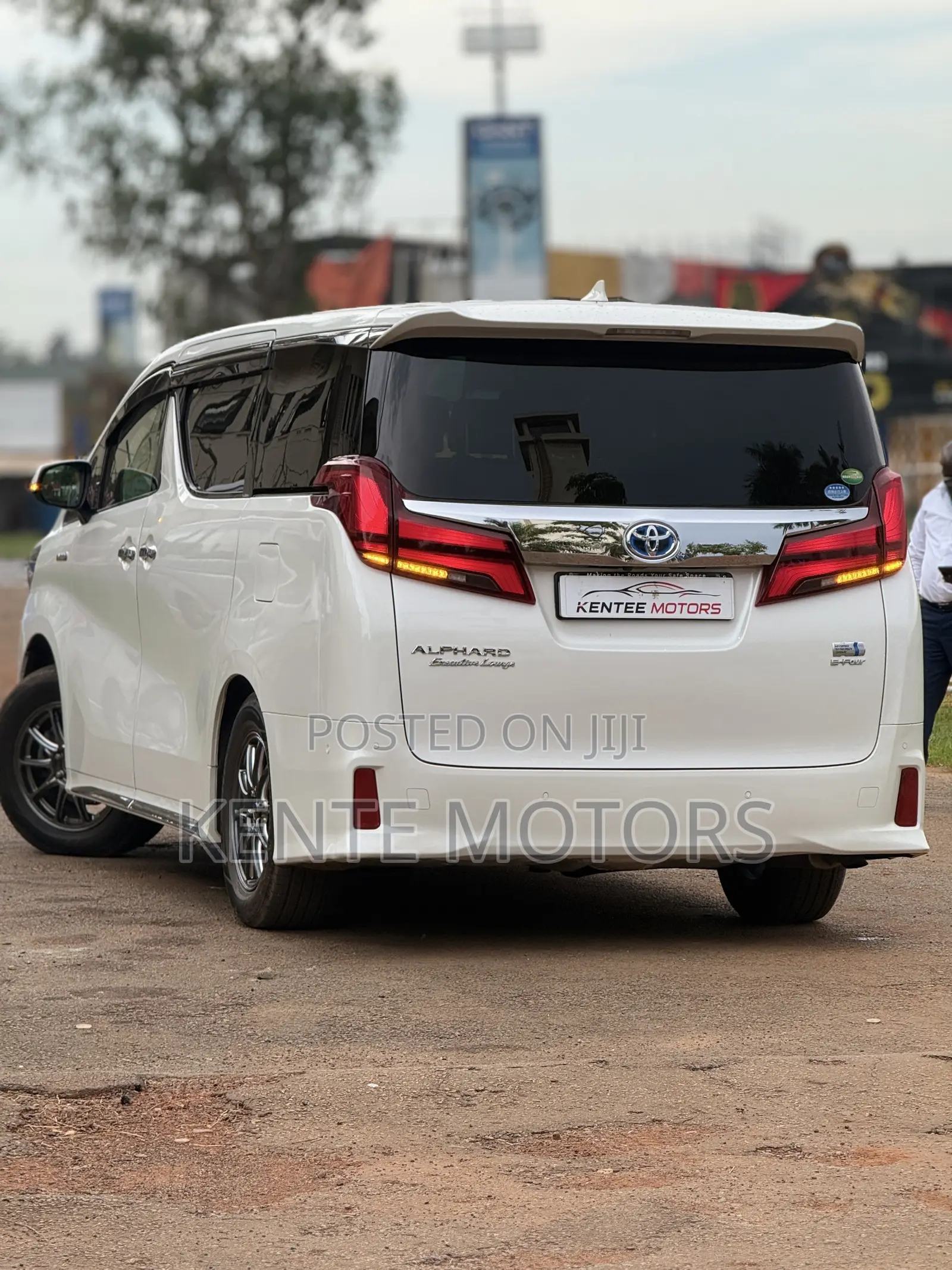 Toyota Alphard 2.5 Hybrid AWD 2023 White