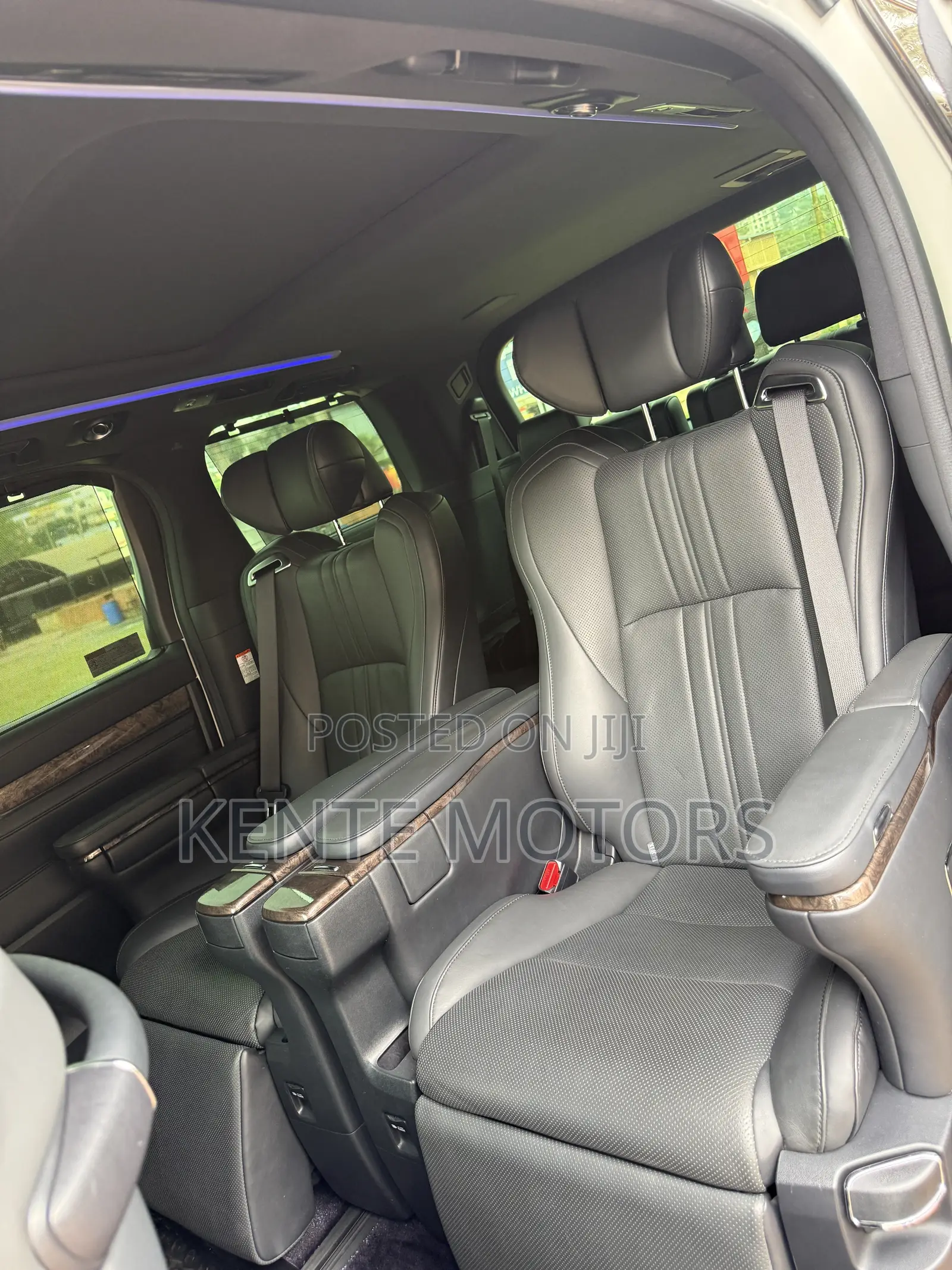 Toyota Alphard 2.5 Hybrid AWD 2023 White