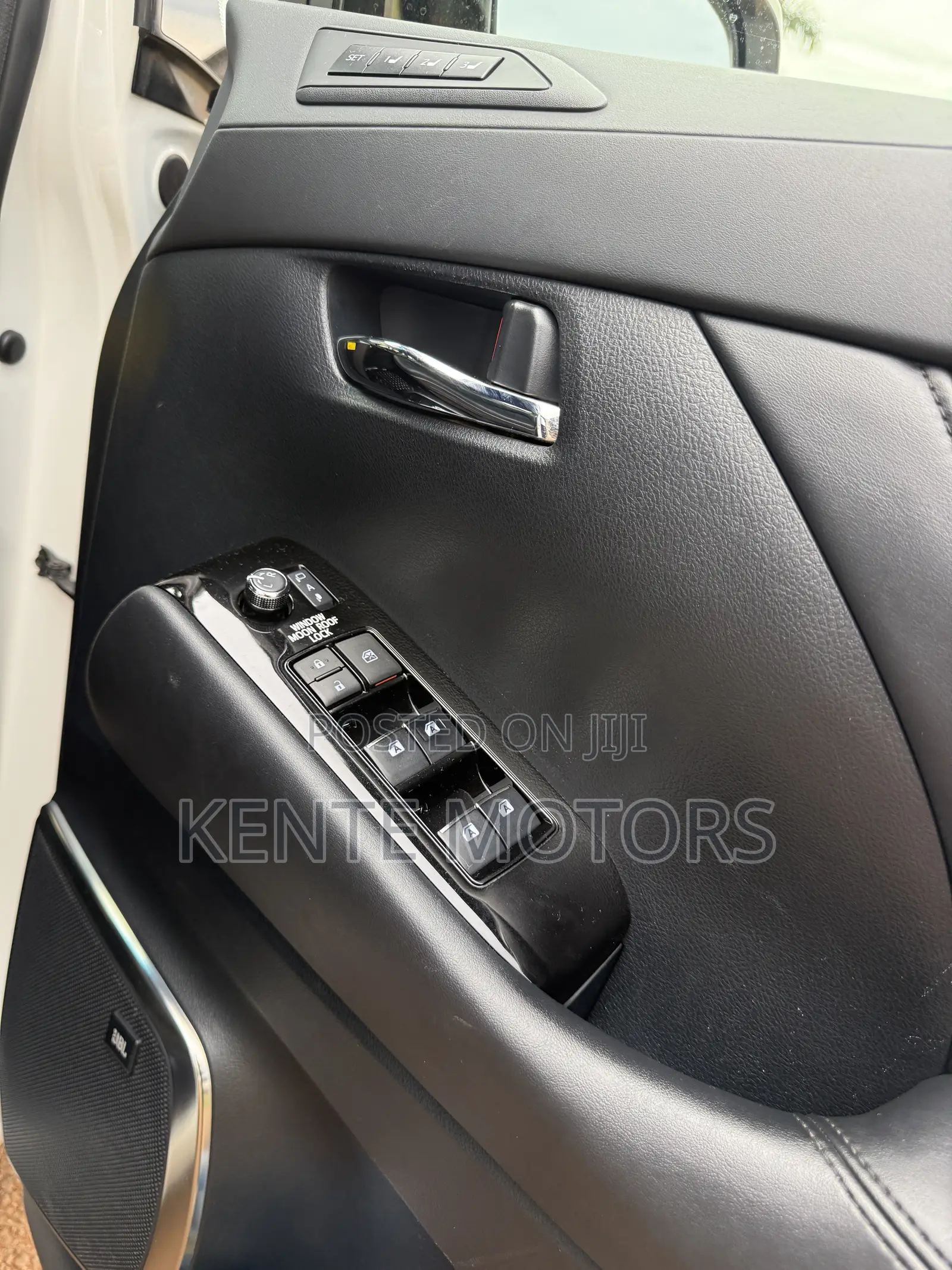 Toyota Alphard 2.5 Hybrid AWD 2023 White