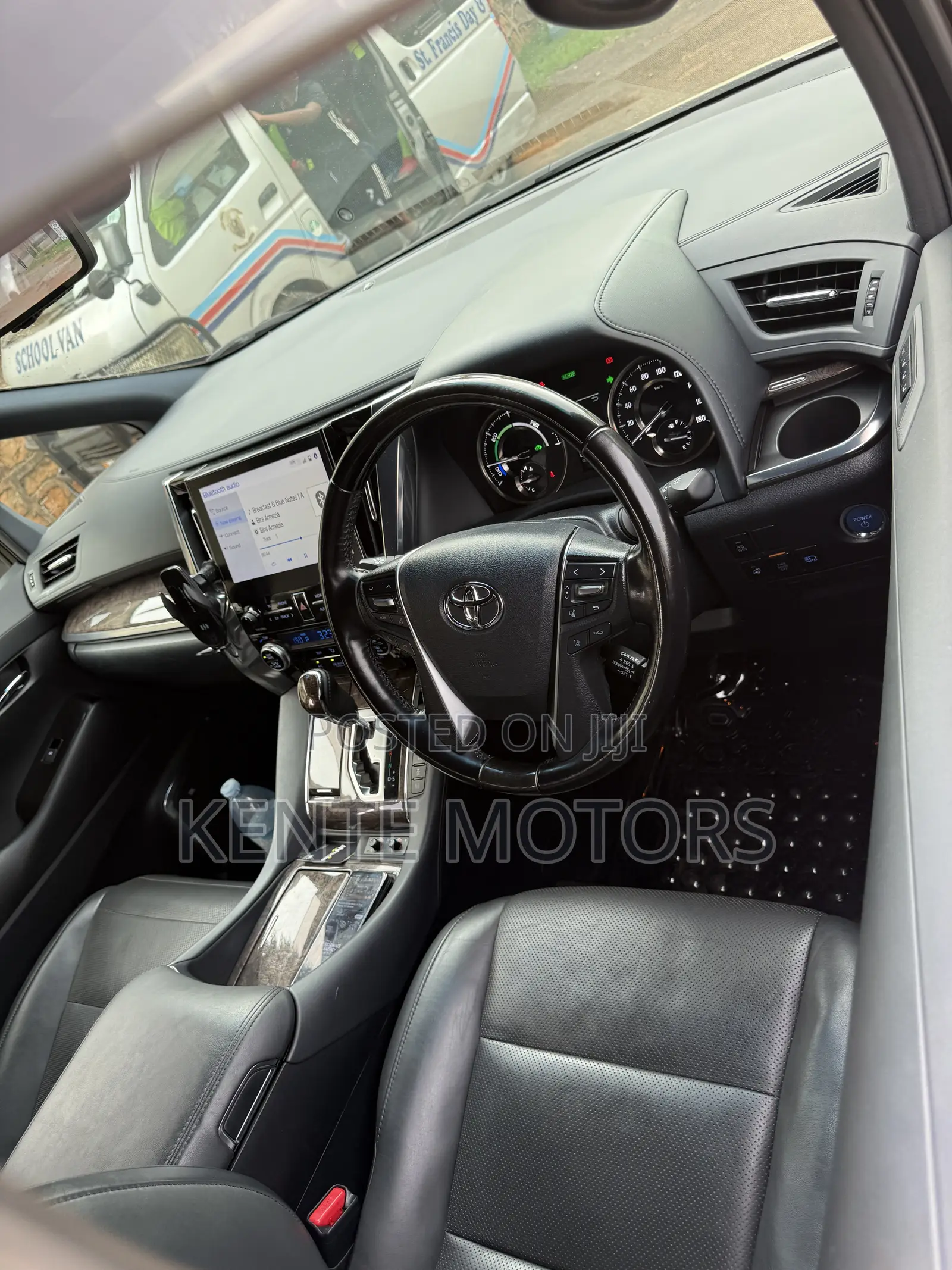 Toyota Alphard 2.5 Hybrid AWD 2023 White