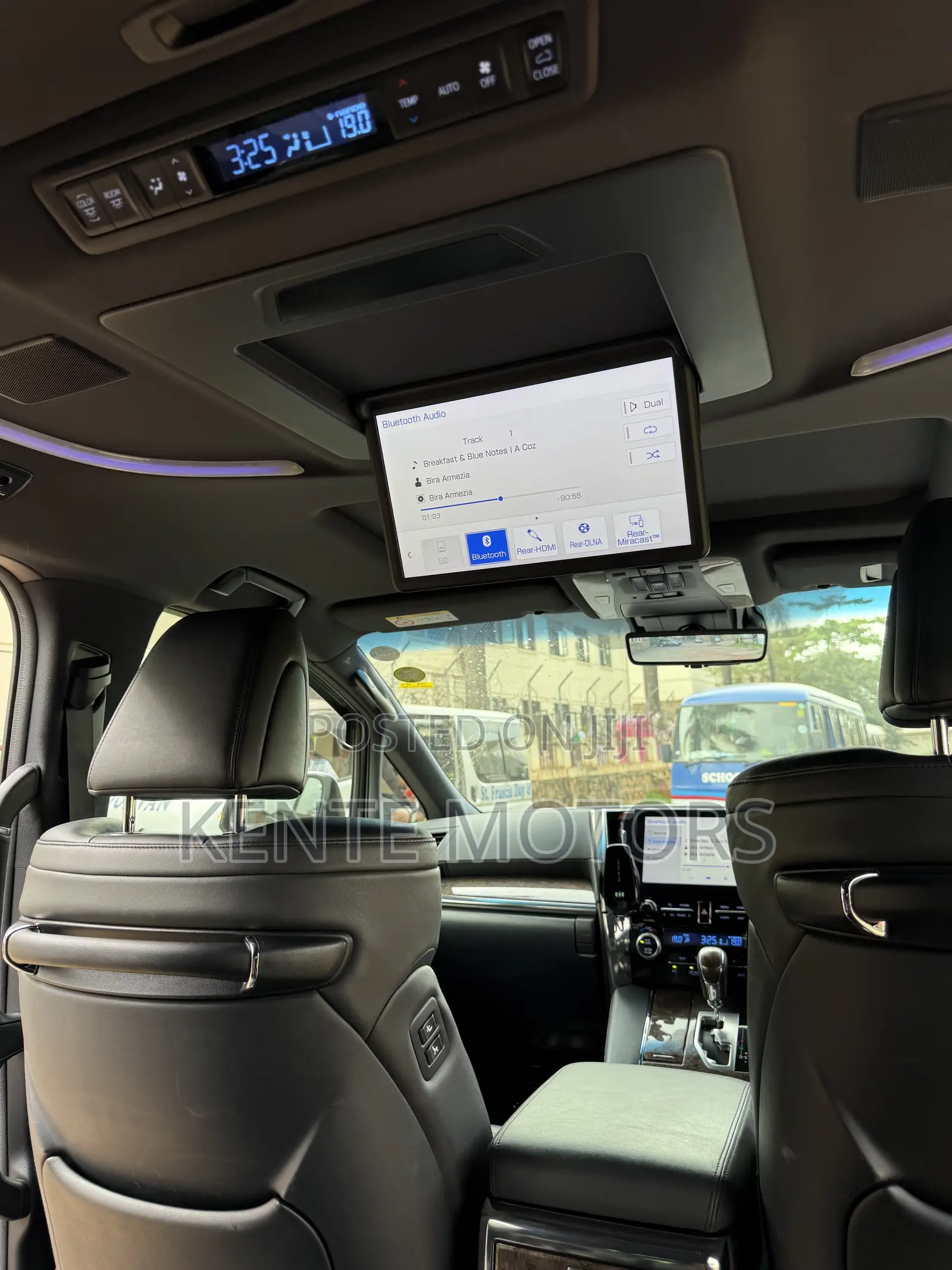 Toyota Alphard 2.5 Hybrid AWD 2023 White