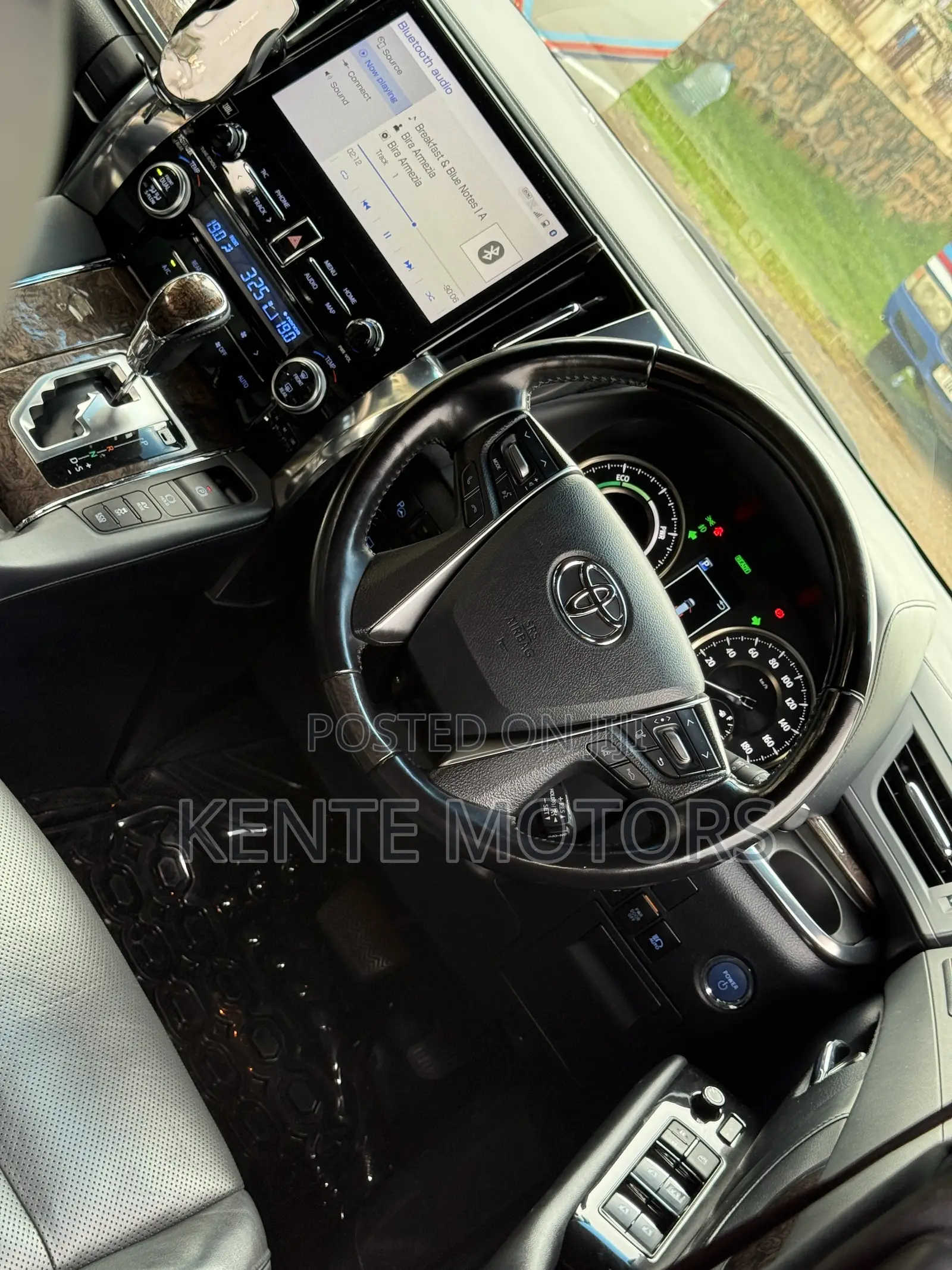 Toyota Alphard 2.5 Hybrid AWD 2023 White