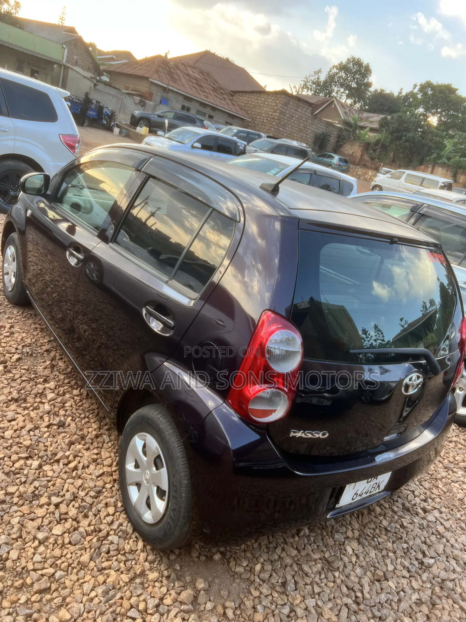 Toyota Passo 1.0 AWD 2012 Maroon