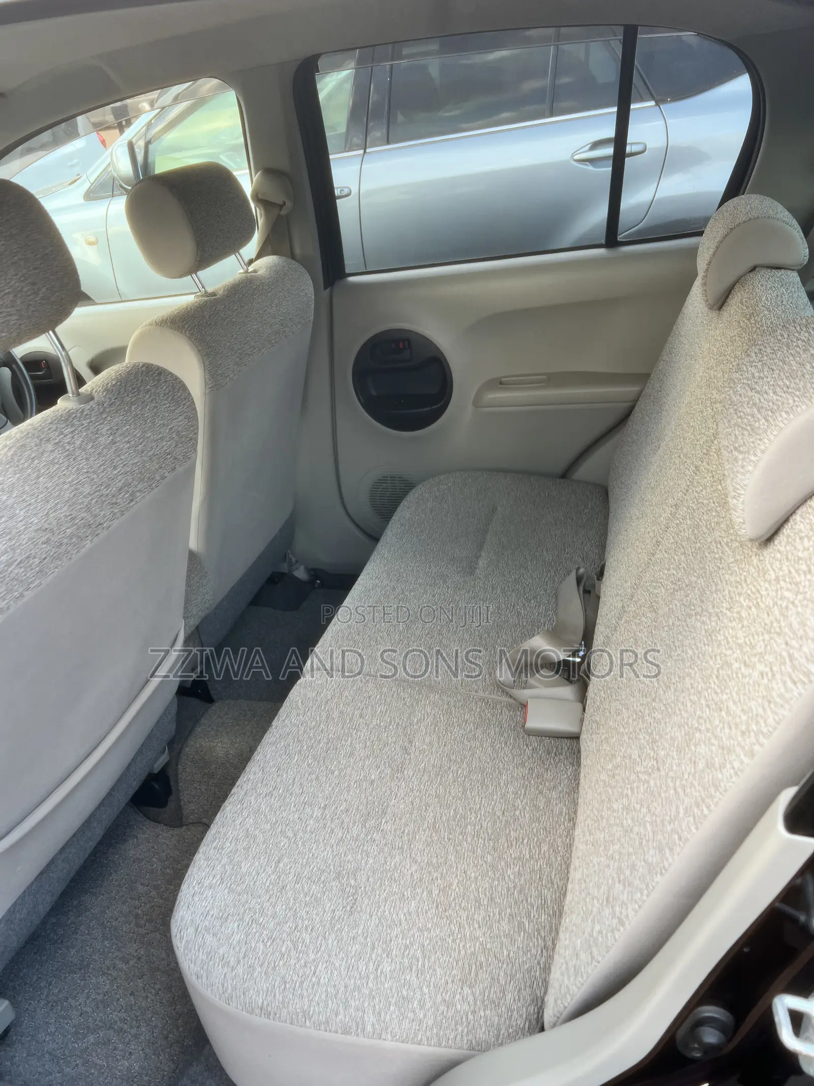 Toyota Passo 1.0 AWD 2012 Maroon