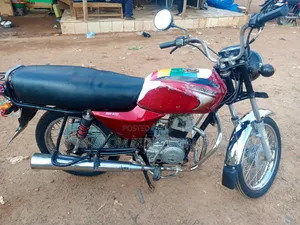 Bajaj Boxer 100 2019 Red