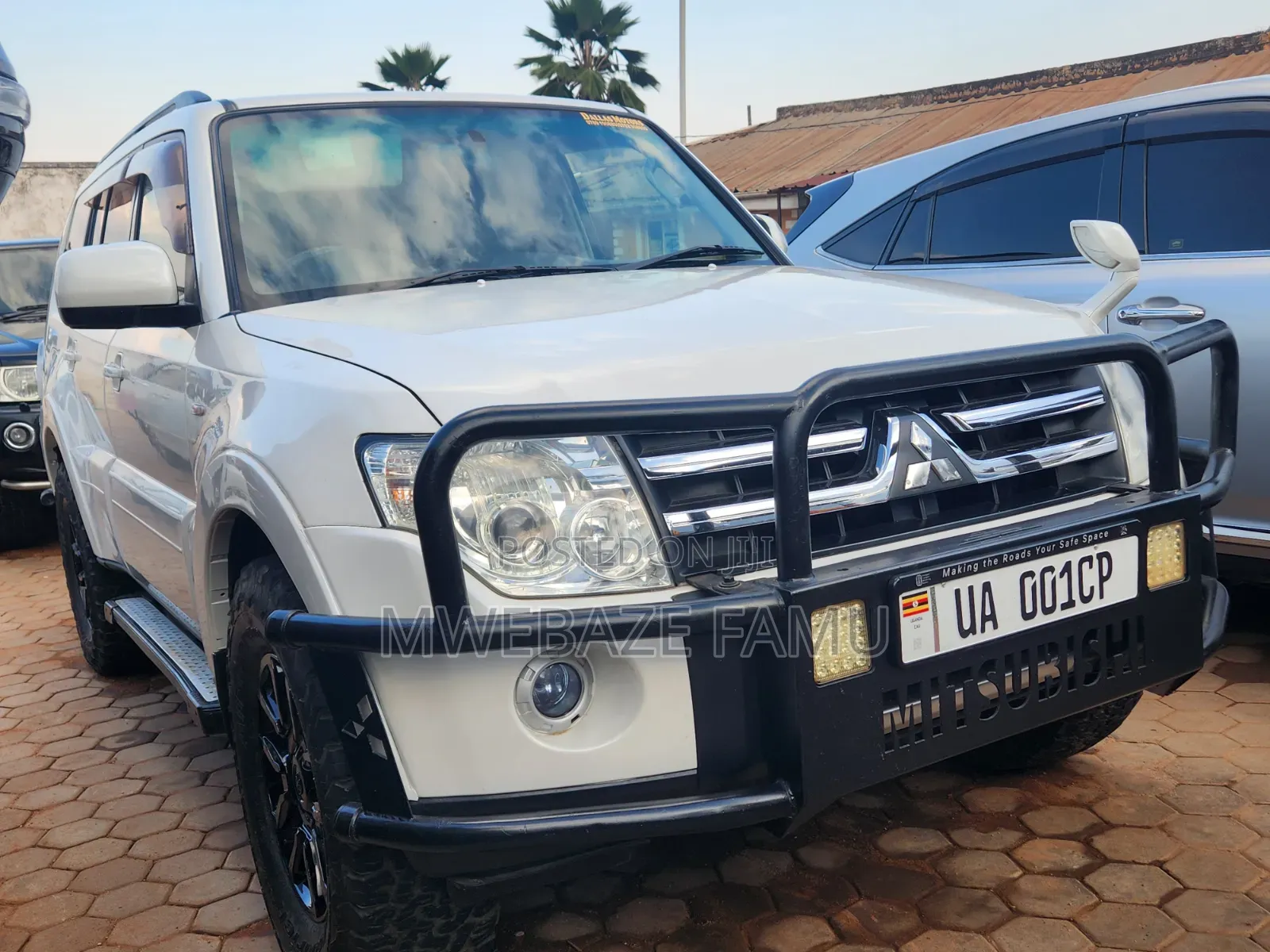 Mitsubishi Pajero 2009 White