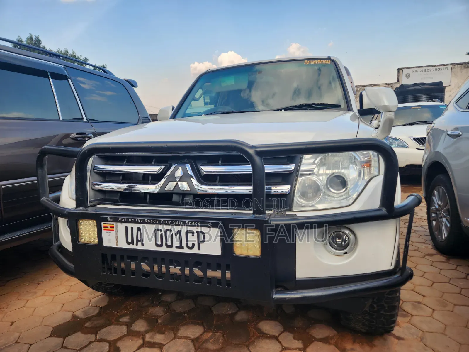 Mitsubishi Pajero 2009 White