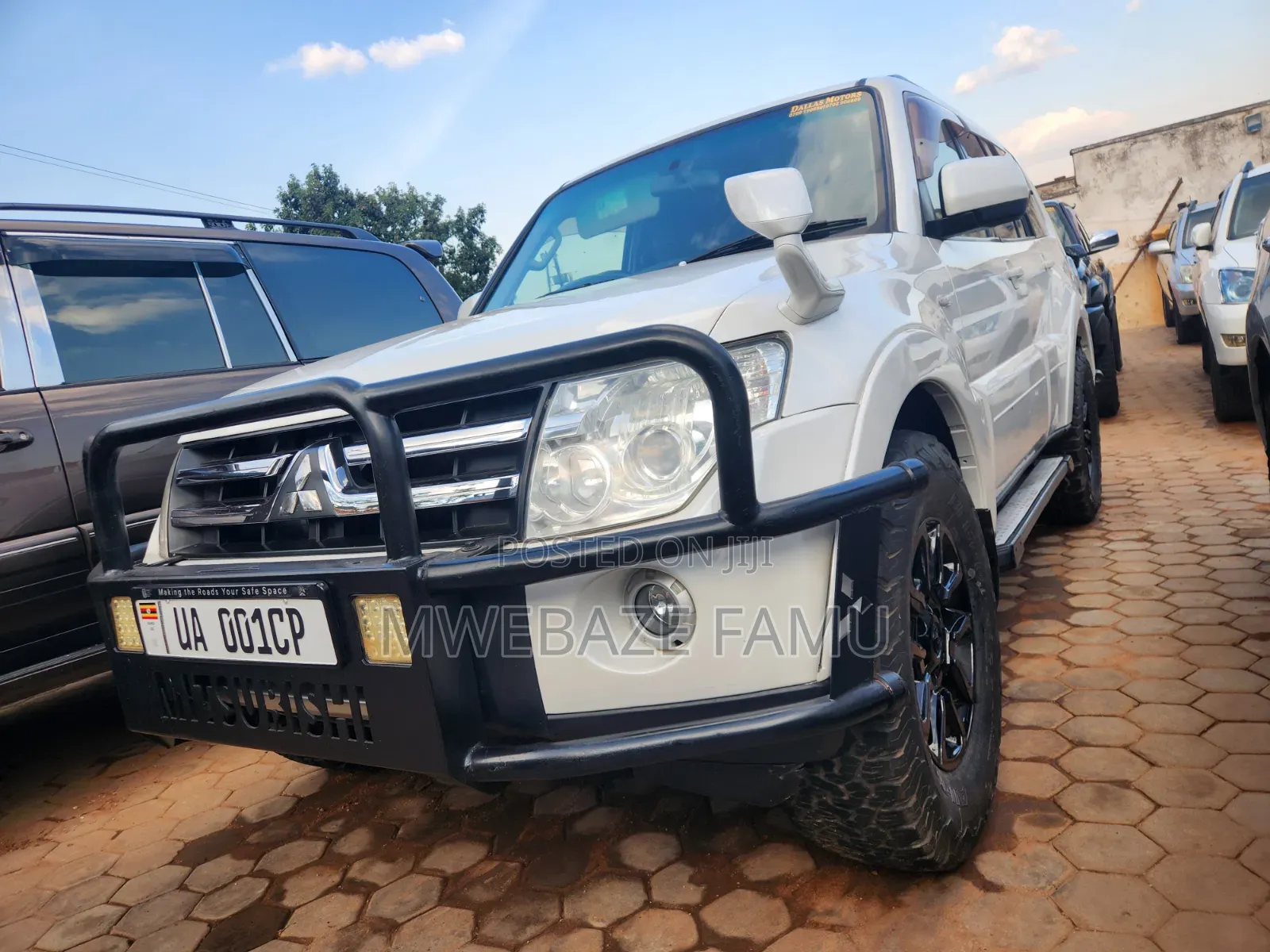 Mitsubishi Pajero 2009 White