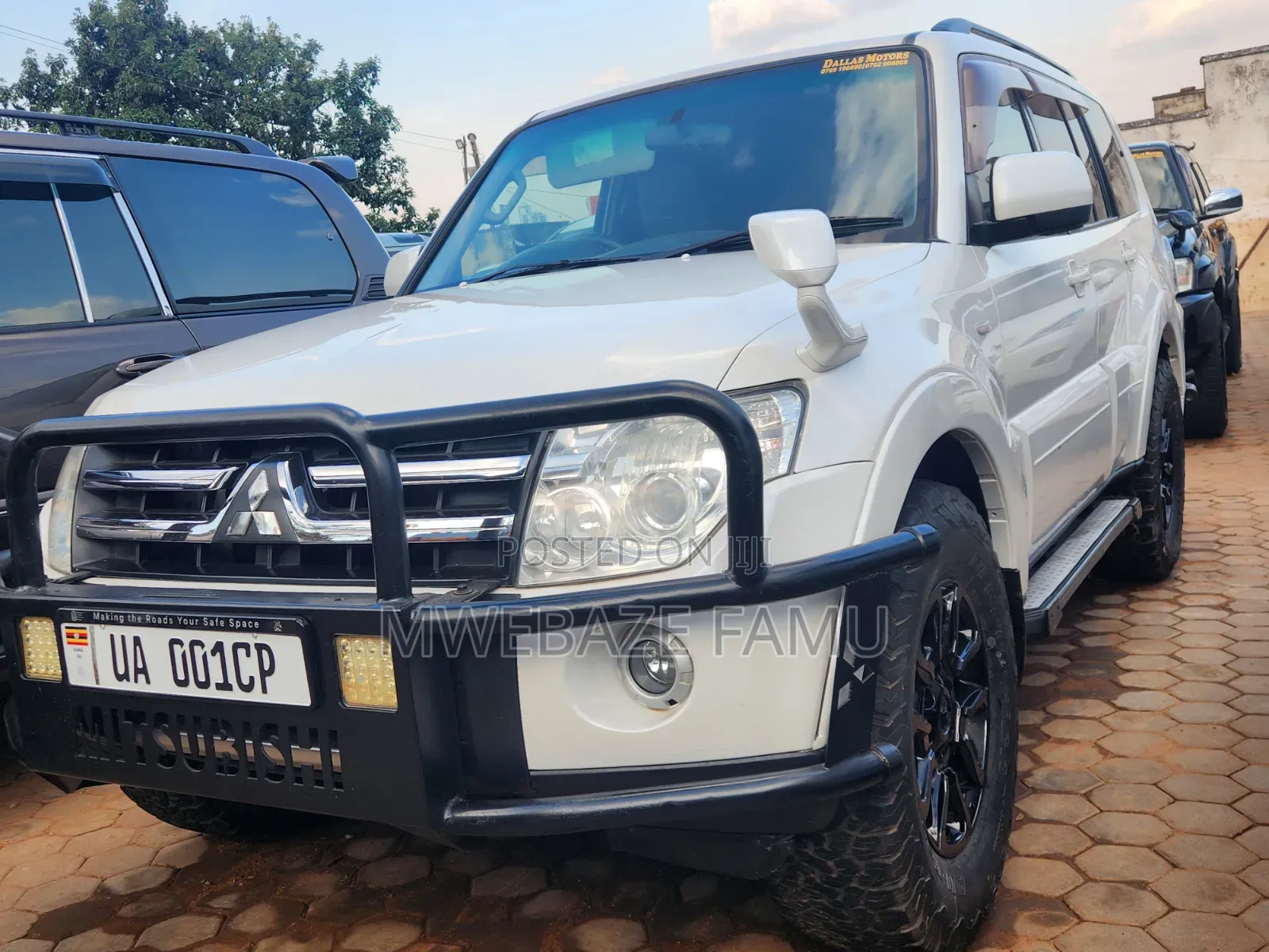 Mitsubishi Pajero 2009 White